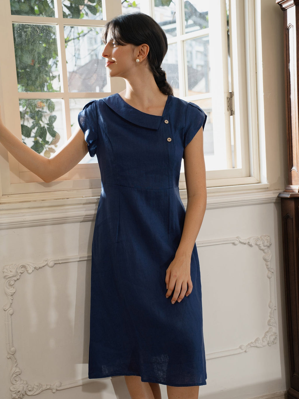 Vestido Midi de Manga Flutter con Cuello Crescent de 100% Lino FIONA