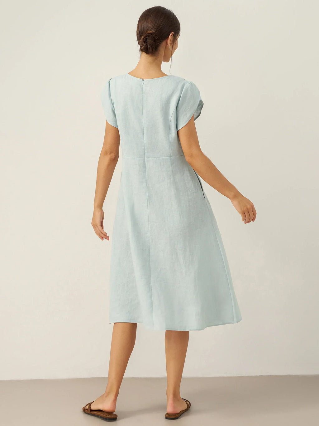 Vestido Midi de Manga Flutter con Cuello Crescent de 100% Lino FIONA