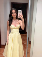 Amélie™ – Vestido Midi con Escote Corazón, Drapeado y Corte Evasé