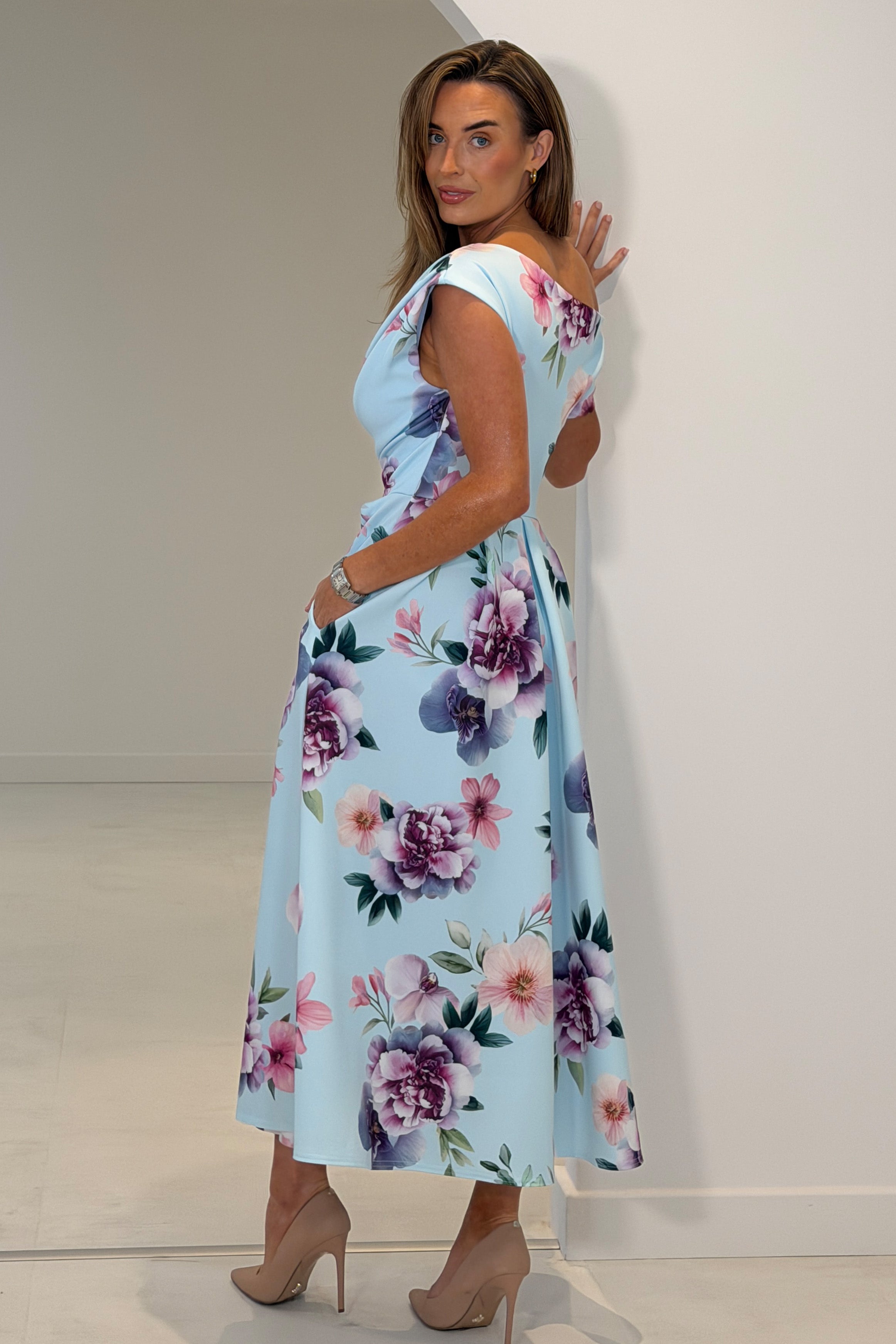 Vestido Midi Skater de Cuello Asimétrico Betty Estampado Azul