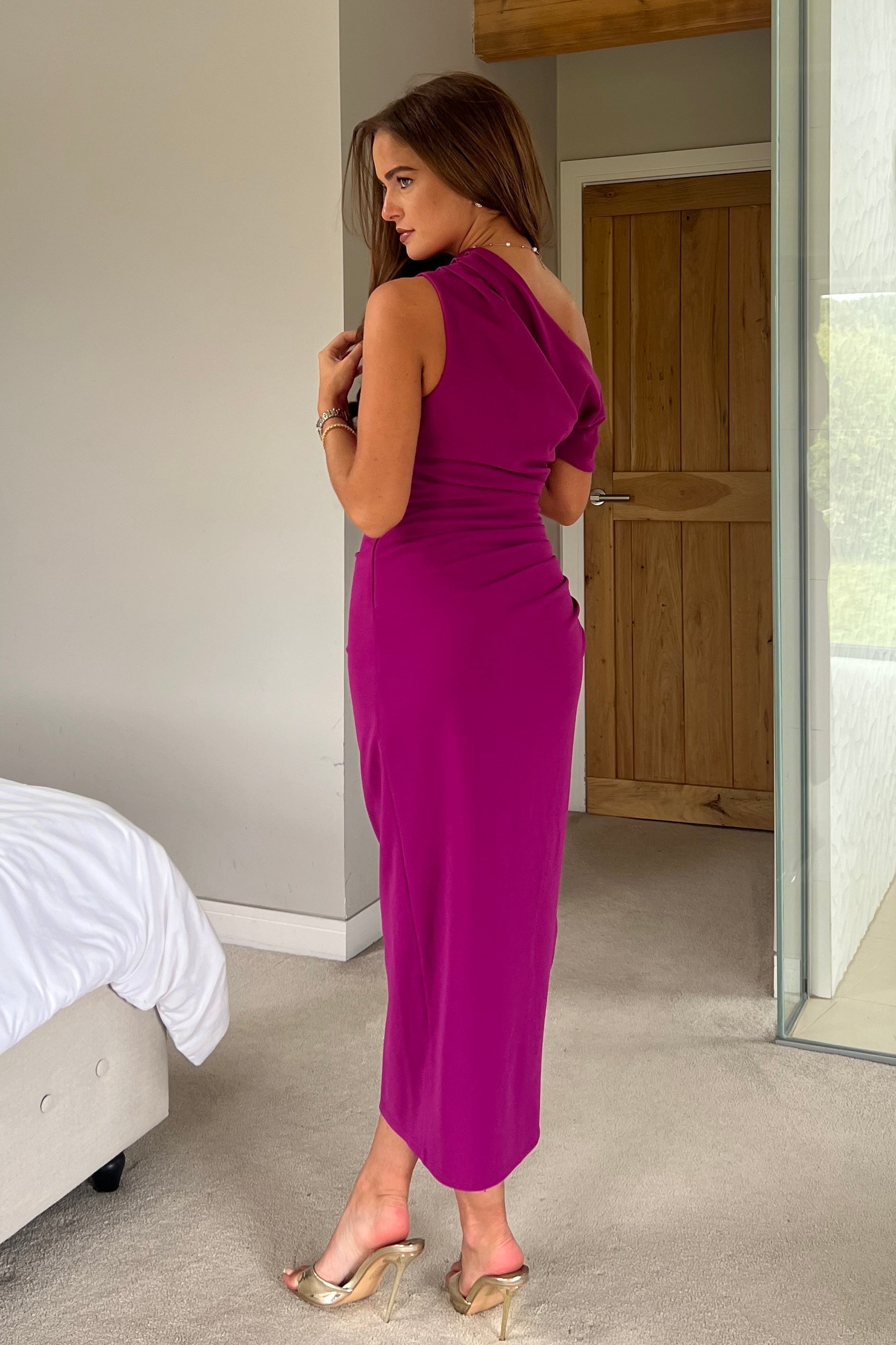 Vestido Midi de Escote Asimétrico Donna Fucsia Oscuro