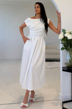 Vestido Midi Skater de Escote Asimétrico Betty Blanco