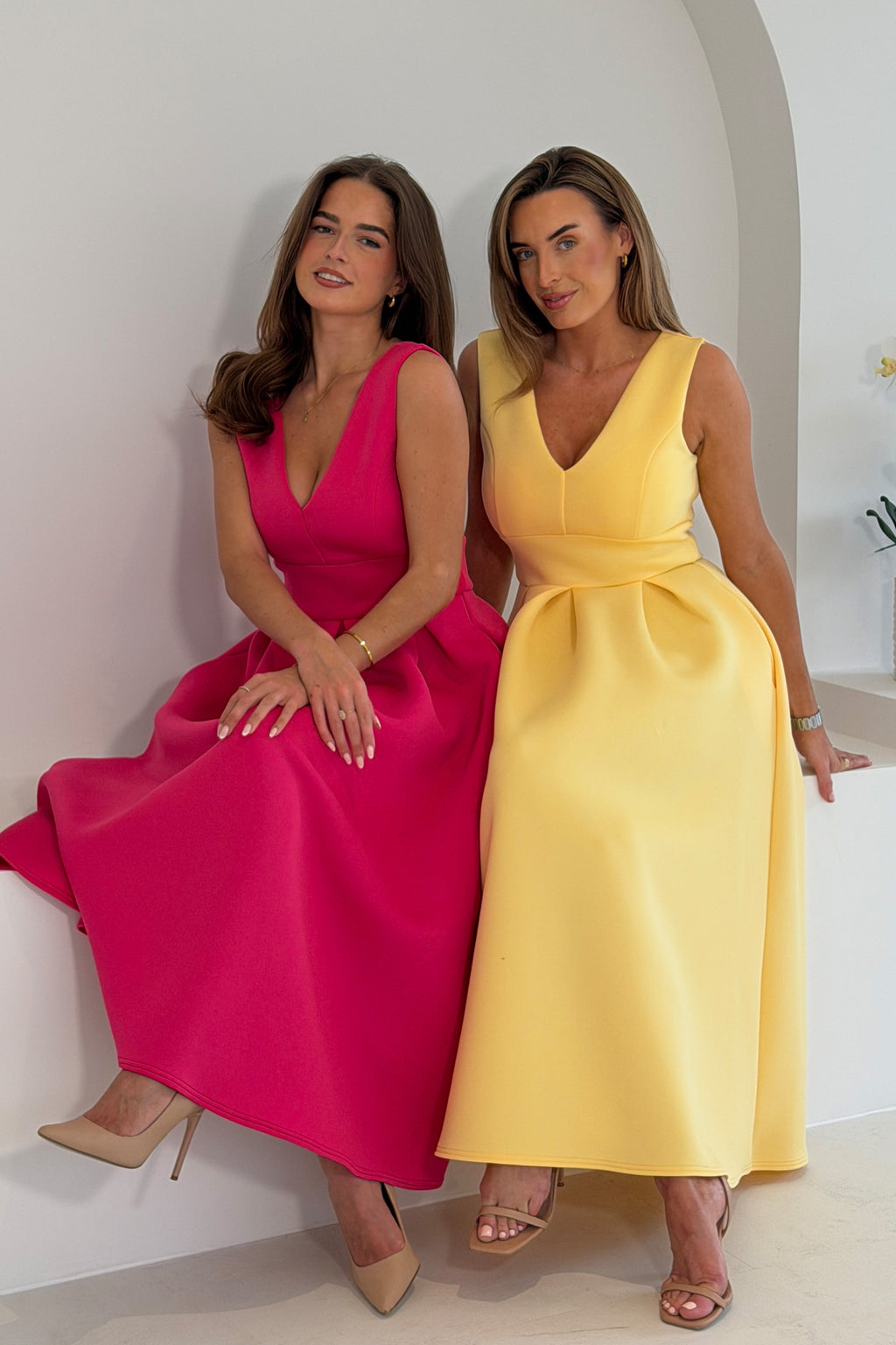Vestido Midi Skater V Escote Bethany Amarillo